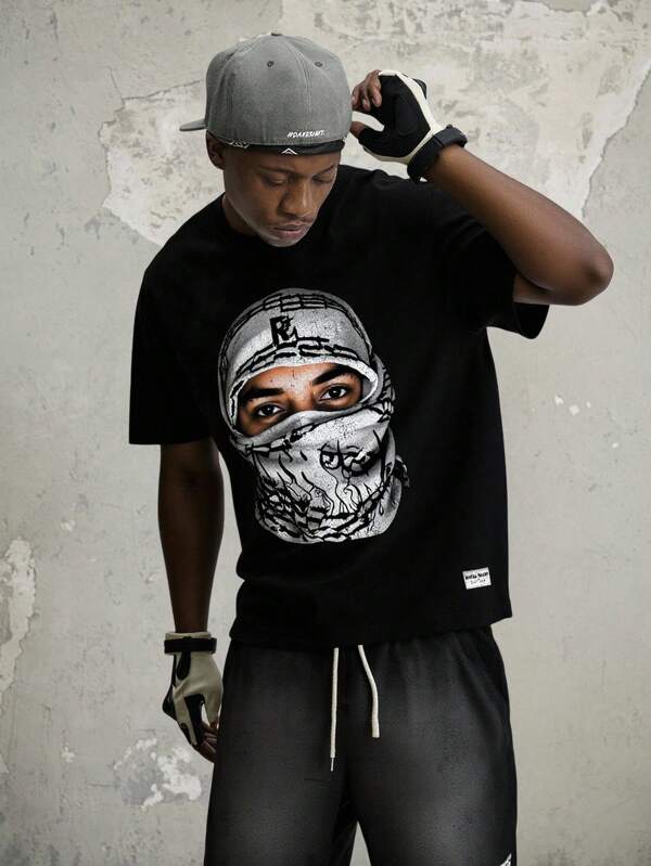 Manfinity ZONE917 Men's Street Style Black & White Portrait Graphic T-Shirt Set