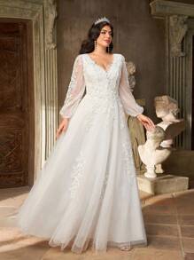 Aureia 大码优雅浪漫奢华白色串珠刺绣网眼灯笼袖奢华贴花 V 领长袖泡泡袖长裙，适合晚会、舞会、蜜月、新娘婚纱