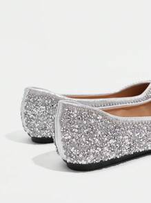 CUCCOO TILAWA Women's Fashionable Pointed Toe Flats With Rhinestones, Luxury Silver Color, Comfortable Casual Everyday Wear