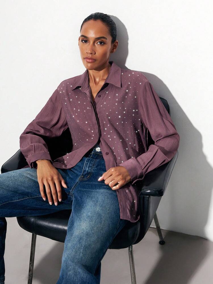 SHEIN Maija Blusa con hombros caídos y adornos de strass para mujeres, temporada de fiestas de principios de otoño 2025, para otoño, invierno, vuelta al colegio, regreso a casa, salidas, negocios casuales, camisa abotonada con strass de Navidad para mujer