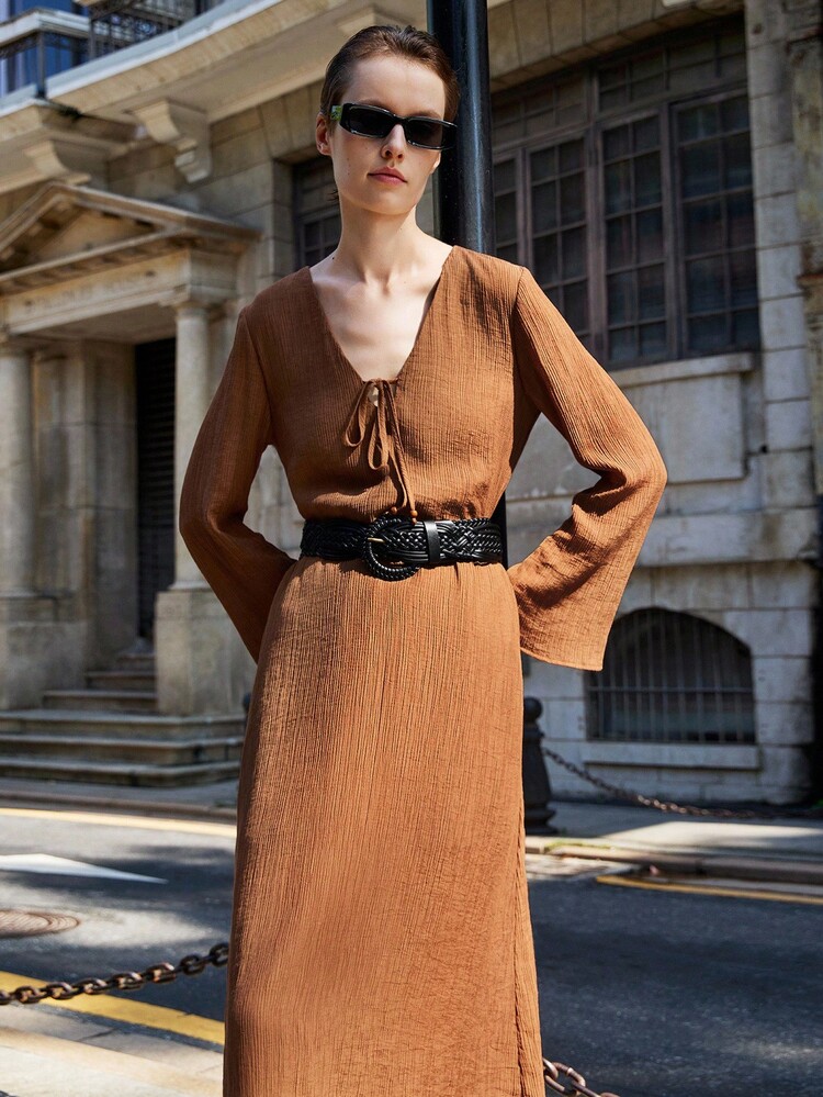 Lumivelle 婚礼宾客礼服 秋季连衣裙 秋季女装 V领系带仿珍珠装饰喇叭袖连衣裙 美拉德风格休闲装 春季大学服装 - 棕色 - 查看 1