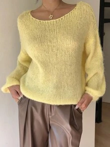 Serisse Suéter feminino casual de outono, cor creme e amarelo, em tricô felpudo com mistura de lã, ombros caídos, malha canelada, ideal para ocasiões casuais de negócios, professoras, dia a dia, deslocamentos, passeios. Nova peça essencial da moda outono 2025. Suéter feminino de inverno, suéter felpudo de inverno, suéter de inverno, suéter amarelo casual. - Amarelo - Ver 10