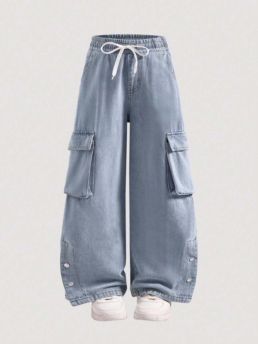 SHEIN 青少年男孩休闲牛仔裤，配有松紧腰带和开衩下摆，宽松直筒水洗浅蓝色牛仔裤，时尚街头风格，新品上市