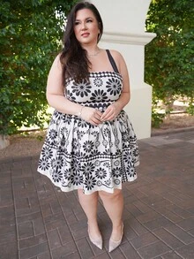 Truni Vestido mini acampanado de talla grande para mujer con estampado retro geométrico negro, tirantes y cintura ceñida para vacaciones