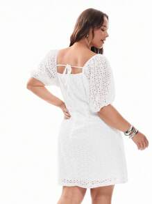 Solavibe Vestido casual bohemio de talla grande de unicolor con cuello corazón hueco bordado y mangas abombadas, para el verano - Blanco - Ver 2