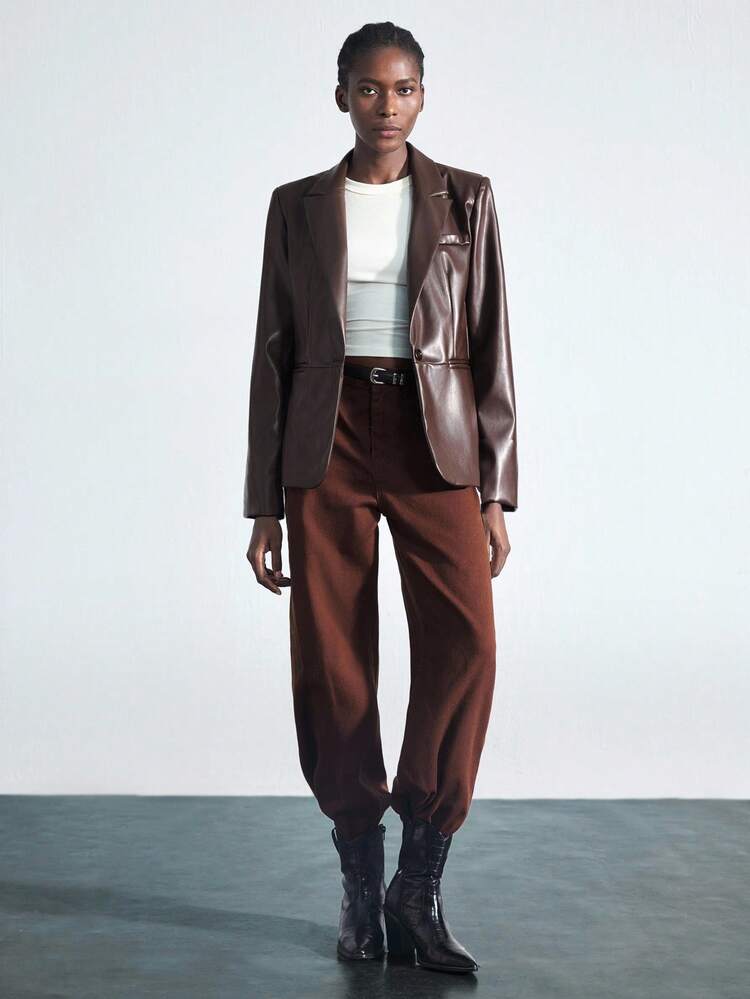 SHEIN Maija 2025 Modern City Back To School Season Women's Loose PU Blazer With Wide Shoulders And Pockets, Suitable For Early Autumn Brown Blazer Women Brown Leather Blazer Brown Jacket Women Faux Leather Blazer Women Women Brown Blazer,Fall Clothes For Women,Winter Clothes For Women,Fall Outfits For Women,Halloween,Christmas,Business Casual Woman,Office Outfits For Women,Work Outfits For Women,
