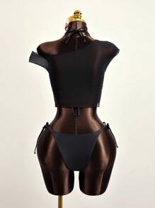 Zestiva Springbreak 女士三件套比基尼套装：花卉印花吊带上衣、黑色荷叶边罩衫和侧系带泳裤 - 黑色 - 查看 2