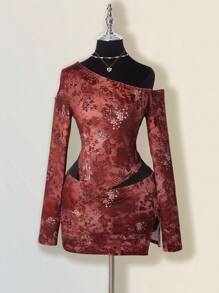 SHEIN ICON Women's Velvet Paisley Floral Pattern Retro Bohemian Millennial Style Y2K Red Asymmetrical Shoulder Long Sleeve Hollow Pointed Hem T-Shirt And Tight Hip Slit Hem Skirt Set, Autumn And Winter - Red - View 3