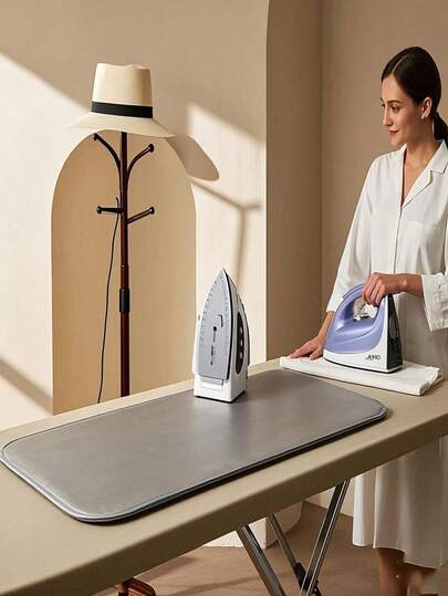 Almohadilla de planchado plegable resistente al calor, alfombrilla de planchado de escritorio, almohadilla de planchado portátil, adecuada para la protección diaria del planchado de prendas, abrigos, trajes, uniformes de trabajo, etc.