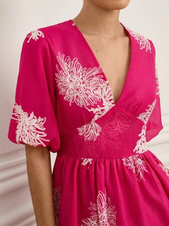 Aveloria Rosie 新款优雅杏色刺绣V领短袖连衣裙，春夏