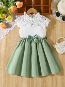 SHEIN 年輕女孩優雅的蕾絲和編織綠色擴蕈裙，有收緊腰身設計，適合夏季穿著