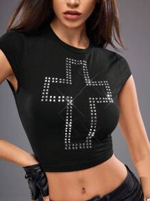 Shutterstock Y2Kool 女式十字水钻装饰短袖性感短款上衣，适合万圣节派对、返校季、秋季、Y2K 街头服饰朋克服装图案 T 恤女式俱乐部上衣女式水钻短款上衣闪亮上衣短款上衣女式十字水钻上衣搭配理念休闲