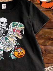 SHEIN Áo thun cổ tròn in họa tiết đầu lâu thời trang, khủng long hóa thạch, đầu bí ngô độc ác cho bé trai, phù hợp cho mùa hè, mùa thu, Halloween, trang phục Halloween, Halloween, trang phục Halloween của ác quỷ, quần áo Halloween cho trẻ mới biết đi, áo phông Halloween cho bé trai, đêm kinh dị Halloween, quần áo Halloween, đồ ngủ Halloween - màu đen - Xem 4