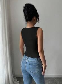 Elenzga 女士时尚法式 3D 花卉无袖背心，宽肩带方领短款修身吊带背心 - 黑色 - 查看 2