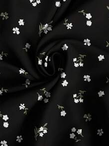 SHEIN Frenchy Plus Size Floral Prints Women V-Neck Short Sleeve Casual Vacation Dress,Summer Dresses For Women,Flowy Dress Chic Dress Black Dress With Small White Flowers Black Vacation Dress Black Floral Dress Black Summer Dress Women V-Neck Black Dress - Multicolor - View 7