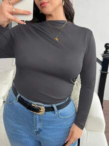 SHEIN Frenchy Plus Size Slim Fit T-shirt med hög halsringning och rynkad passform - Mörkgrå - Visa 3