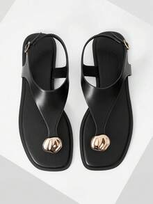 CUCCOO BIZCHIC Women's Summer Casual Metal Decor Flat Thong Sandals