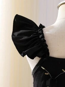 SHEIN Glamorique Kids 少女优雅吊带荷叶边袖刺绣网纱花卉装饰腰部A字公主裙，适合节日派对、生日礼物、度假、夏季穿着 - 黑色 - 查看 5