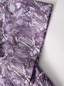 Manfinity EMRG Men's Short Sleeve Zip-Up Shirt With Bare Tree Branch Pattern - Multicolor - View 3