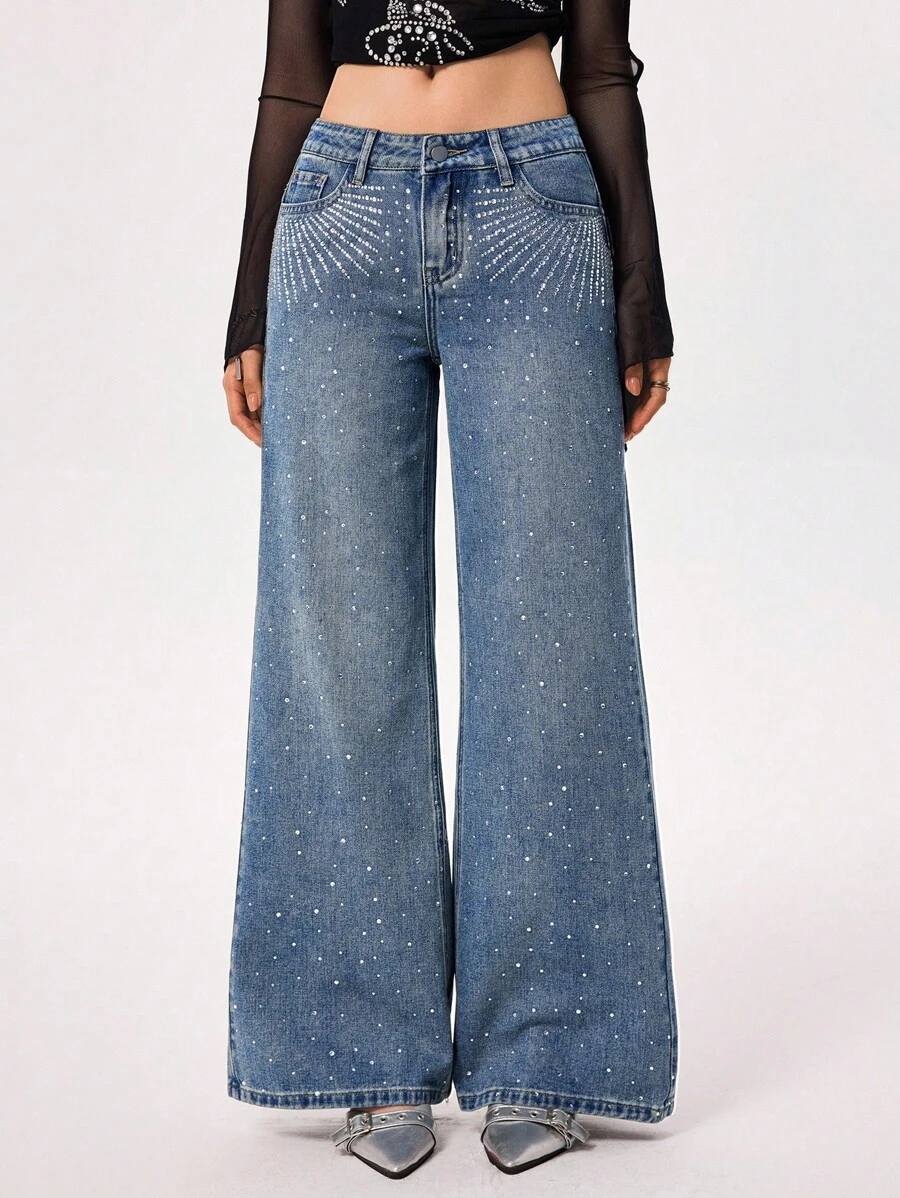 SHEIN EZwear Jeans de pierna ancha con aplicaciones de strass, estilo retro y vintage, de uso versátil y casual - Azul lavado medio - Ver 1