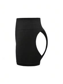 Snug Zone شورت بحمالات قص مجوف - الأسود - مشاهدة 6