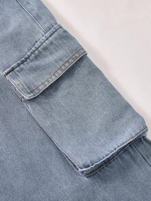 SHEIN 青少年男孩休闲牛仔裤，配有松紧腰带和开衩下摆，宽松直筒水洗浅蓝色牛仔裤，时尚街头风格，新品上市