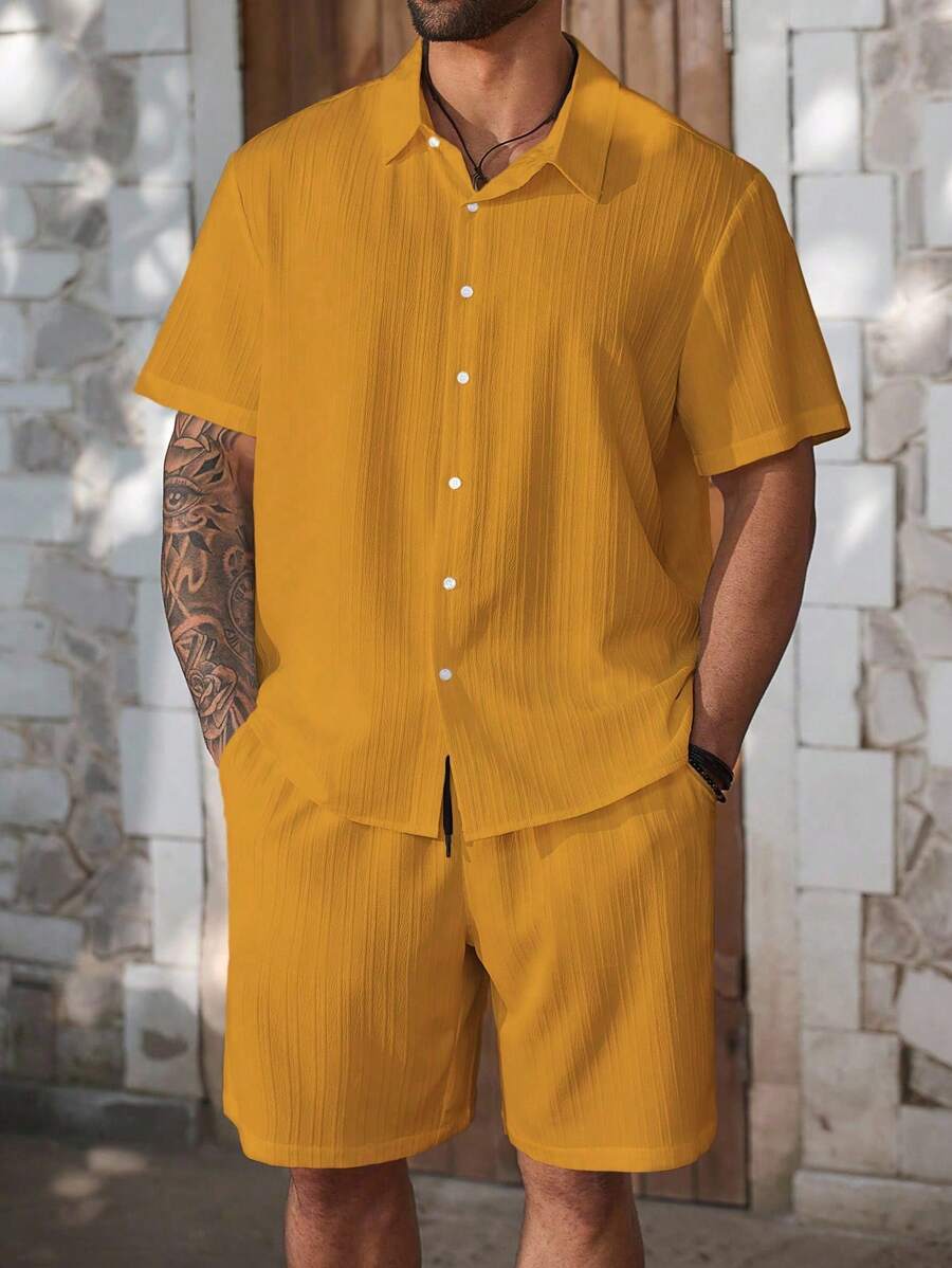 Manfinity Homme 大码男士纯色短袖单排扣衬衫和短裤休闲西装,夏季 - 黃色 - 查看 1
