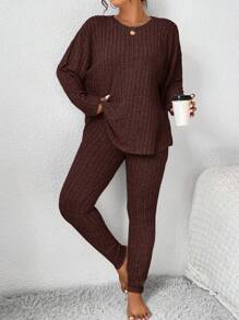 SHEIN Frenchy Set casual da 2 pezzi, top e pantaloni, taglia comoda, colore unito