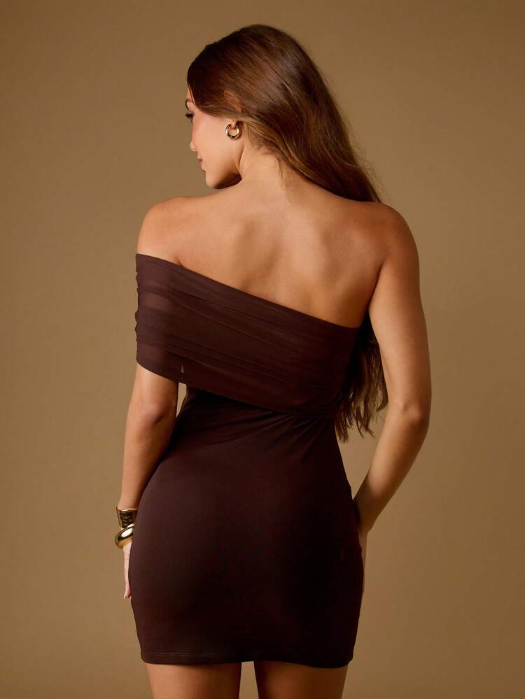 MISSGUIDED Vestido mini ajustado con hombros descubiertos y drapeado, elegante para salir de fiesta, otoño e invierno, de tela elástica y consciente del Body, tipo bandeau