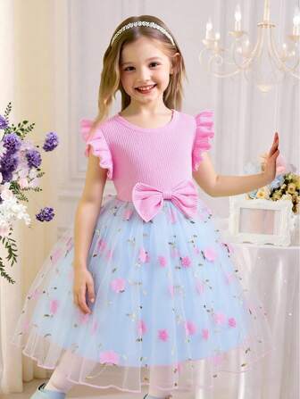 SHEIN Robe de princesse élégante, douce et mignonne à encolure ronde, manches courtes, en tissu côtelé avec taille cintrée, empiècement en maille avec broderie. Convient pour les fêtes, les voyages et l'été.
