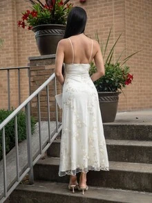 Carolina Barros 女士婚礼季性感优雅深 V 褶皱胸围刺绣修身腰部浪漫刺绣长裙蜜月装女士婚礼宾客礼服海岛度假装扮女士夏季礼服女士婚礼宾客礼服女士太阳裙母亲节装 - 杏色 - 查看 2