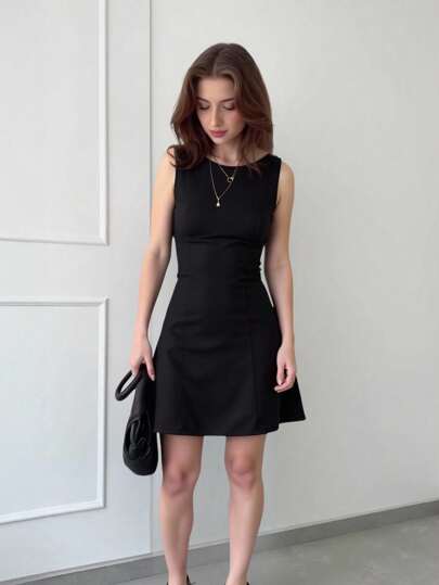 SHEIN 少女休闲简约舒适露背蝴蝶结装饰优雅小黑裙