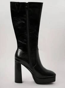 SHUZIA Bottes hautes noires à plateforme et bout carré en PU premium à finition huilée - Style rétro années 70. Design à talon bloc avec un confort surélevé, élégant pour le jour ou la nuit, mais facile à porter. - Noir - Voir 5