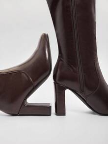 SHUZIA 畅销女士方头油巧克力色PU及膝靴——修长腿部，粗跟设计，时尚百搭，全天舒适 - 巧克力棕 - 查看 7