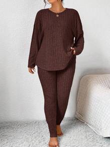 SHEIN Frenchy Set casual da 2 pezzi, top e pantaloni, taglia comoda, colore unito