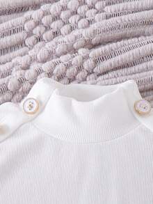 SHEIN 2pcs Young Girls Knitted Ivory Stand Collar Long Sleeve Frill Trim Rose Button Blouse & Plaid Khaki Pants Set, Elegant Commuter Fashion Outfit For Autumn/Winter Girls Plaid Set Girls Checkered Outfit Two Pieces Kids Set Plaid Girl Plaid Pants Set Toddler Girl Plaid Outfit - Grey - View 4