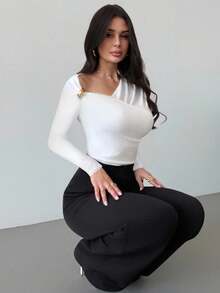 Firerie Nouveau T-shirt blanc élégant et asymétrique pour femmes, avec manches longues, décorations métalliques, froncé et coupe slim. Convient pour l'automne, la rentrée scolaire, les tenues d'automne pour femmes, tout blanc, l'aéroport, les sorties - Blanc - Voir 8