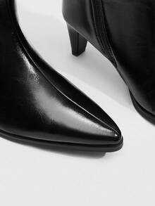 Daringsoles Women's Fashion Black Kitten Heel Pointed Toe Over-The-Knee Boots - Black - View 7