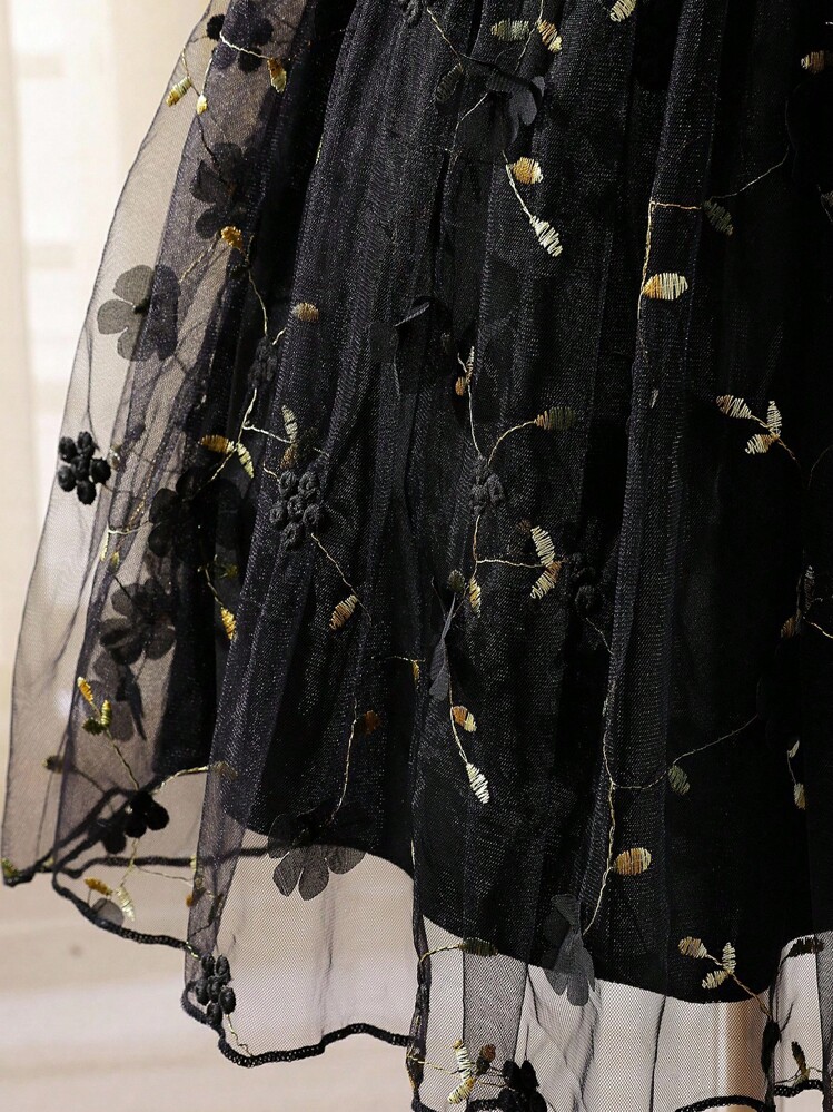 SHEIN Glamorique Kids 少女优雅吊带荷叶边袖刺绣网纱花卉装饰腰部A字公主裙，适合节日派对、生日礼物、度假、夏季穿着 - 黑色 - 查看 7
