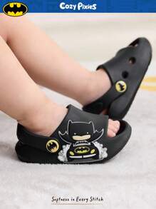 BATMAN X Cozy Pixies 1 双时尚百搭 DC 设计可爱露趾防滑透气镂空凉鞋，男童鞋，适合室内外使用 - 黑色 - 查看 2