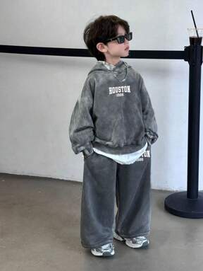 مجموعة ملابس من قطعتين للأطفال الرضع/الصغار من الأولاد/البنات، تتكون من هودي مبطن بالفليس وبنطال ساق واسعة، ملابس كاجوال مريحة بطباعة حرفية أساسية، مناسبة للارتداء اليومي، الخارجي، الرياضة، الحفلات، التصوير، المهرجانات، الملابس الشارعية، خريف/شتاء