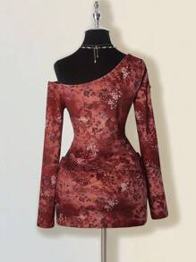 SHEIN ICON Women's Velvet Paisley Floral Pattern Retro Bohemian Millennial Style Y2K Red Asymmetrical Shoulder Long Sleeve Hollow Pointed Hem T-Shirt And Tight Hip Slit Hem Skirt Set, Autumn And Winter - Red - View 2