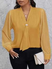 SHEIN Privé 大码纯色 V 领长袖休闲衬衫 - 芥末黃 - 查看 3