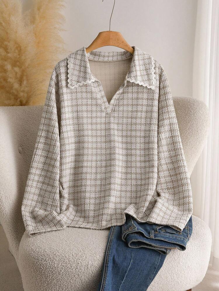 SHEIN CURVE+ 大码女式休闲 Polo 领长袖褶皱格子 T 恤 - 米色 - 查看 3