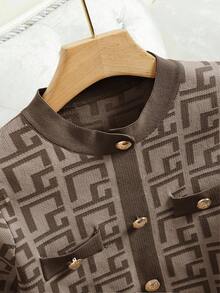 Modelyn 2 件套女士夏季几何图案金属纽扣装饰短袖针织上衣和针织混合裙休闲套装 2 件套