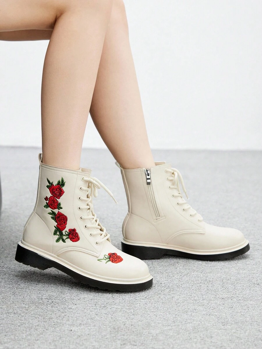 CUCCOO BIZCHIC Women's Round Toe Platform Boots, Fashionable British Style Embroidered Rose Floral Motorcycle Ankle Boots