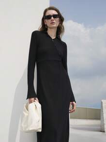 Uhlyne Damen minimalistische Urlaubs- und Bürokleidung mit Kragen, schräger Knopfleiste, langen Glockenärmeln, Twist-Taille und ausgestelltem Saum, schwarzes Strickkleid in Midi-Länge, geeignet für Schulanfang und ins Büro