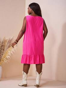 SHEIN CURVE+ Plus Size Women Casual Solid Color Sleeveless Short Dress/Autumn /Winter