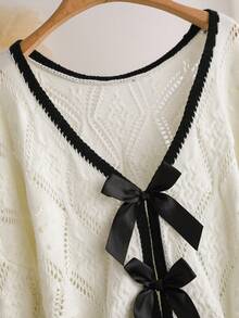 SHEIN CURVE+ Große Größen Lässig strukturierter Diamantmuster Farbblock Schleife Rückenausschnitt Pullover Sommer Strickjacke für Frauen, Strickjacke, Strickoberteil für Frauen, Strickjacke mit Schleife vorne, Damen Strickjacke, Strickjacke für Herbst/Winter/2026/Neujahr