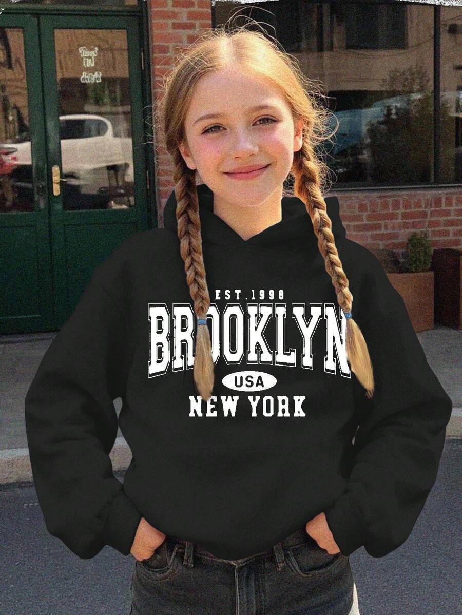 SHEIN ModeFlare Wear 纽约布鲁克林印花连帽衫，适合少女，休闲宽松厚款运动衫，适合秋冬季 - 黑色 - 查看 1